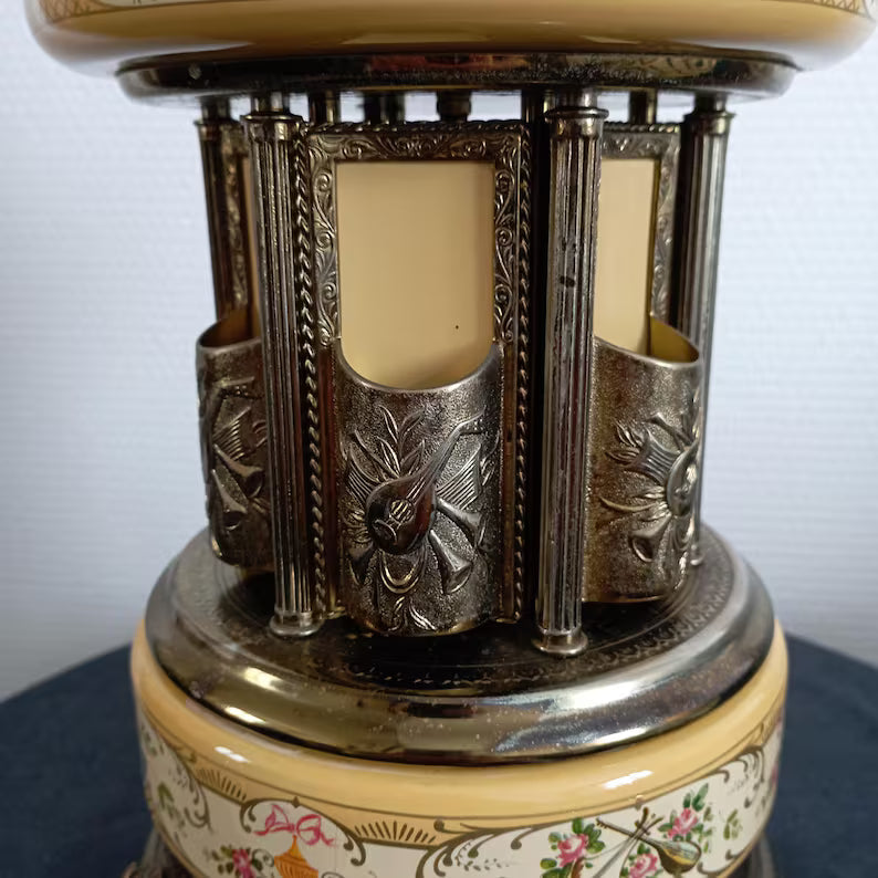 🎵Musical Carousel // Cigar, Cigarette or Lipstick Ride // Cigarette Holder