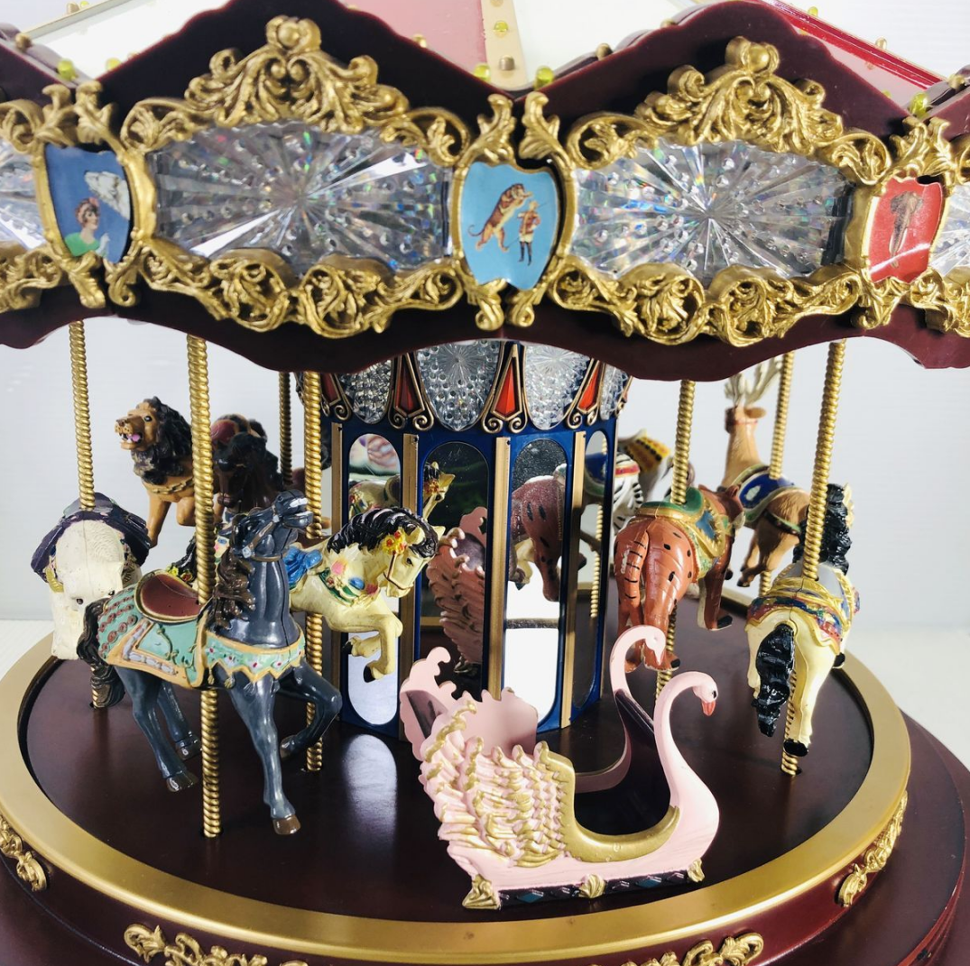 🎁Luminous Trojan Retro Music Box Girls Girlfriend Children Birthday Gift Christmas Gift