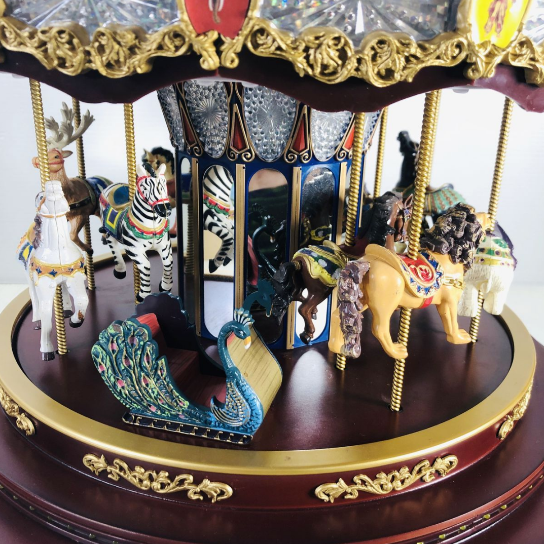 🎁Luminous Trojan Retro Music Box Girls Girlfriend Children Birthday Gift Christmas Gift