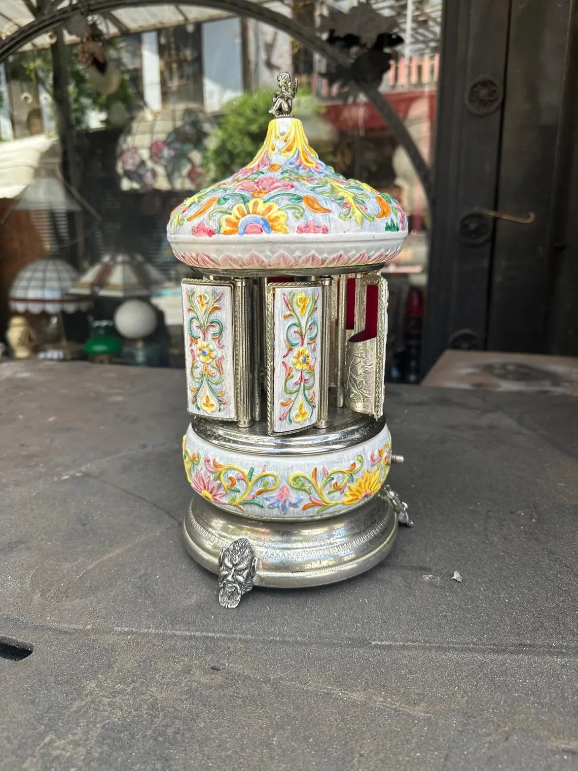 🎵Vintage Carousel Music Box -- Porcelain -- Lipstick Holder -- Swiss Movement, Sterling Silver Base, Made in Italy