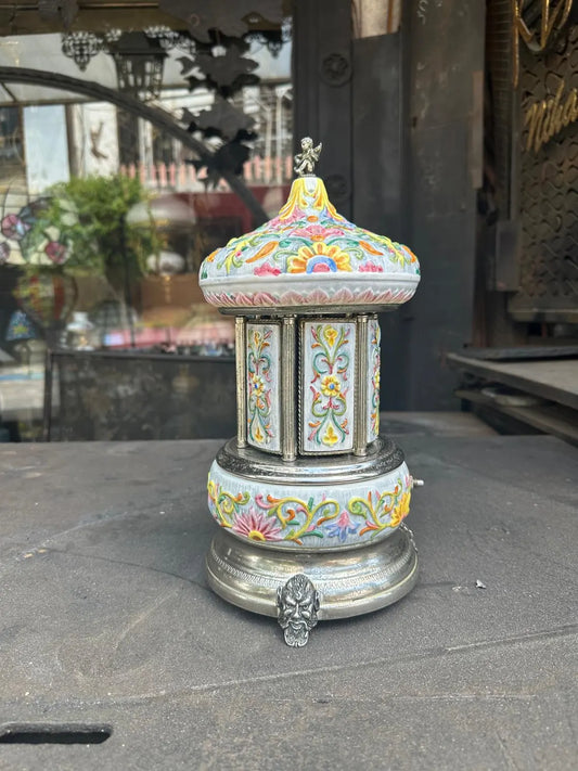 🎵Vintage Carousel Music Box -- Porcelain -- Lipstick Holder -- Swiss Movement, Sterling Silver Base, Made in Italy