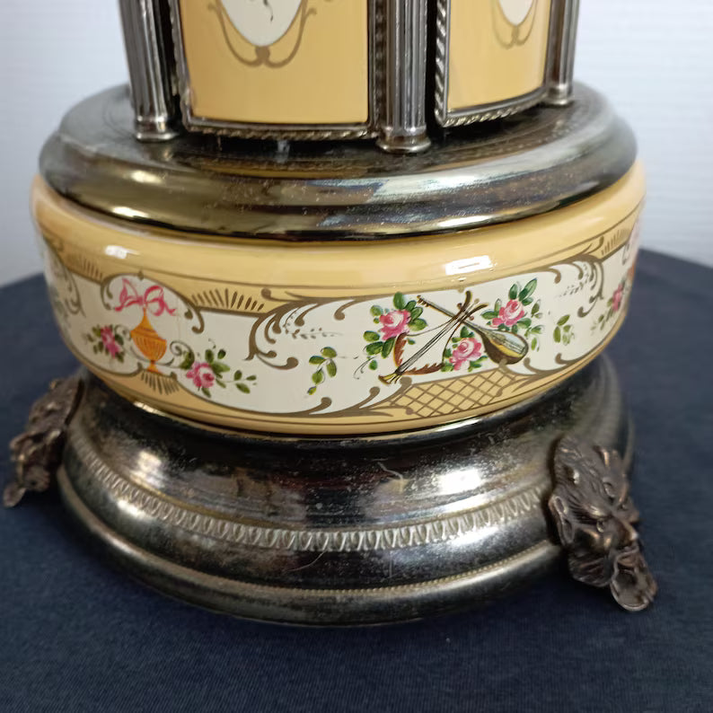🎵Musical Carousel // Cigar, Cigarette or Lipstick Ride // Cigarette Holder