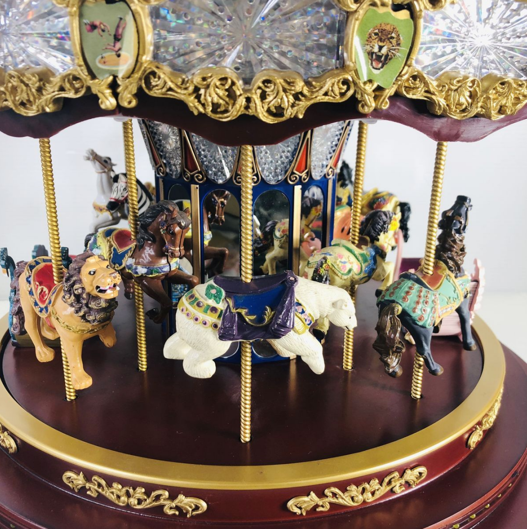 🎁Luminous Trojan Retro Music Box Girls Girlfriend Children Birthday Gift Christmas Gift
